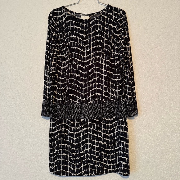 Donna Morgan Dresses & Skirts - Donna Morgan Black and White Long Sleeve Dress
